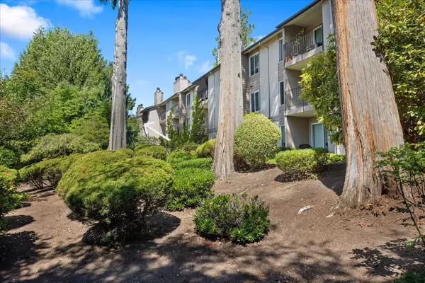 11637 100th Avenue Ne #2C, Kirkland, WA 98034