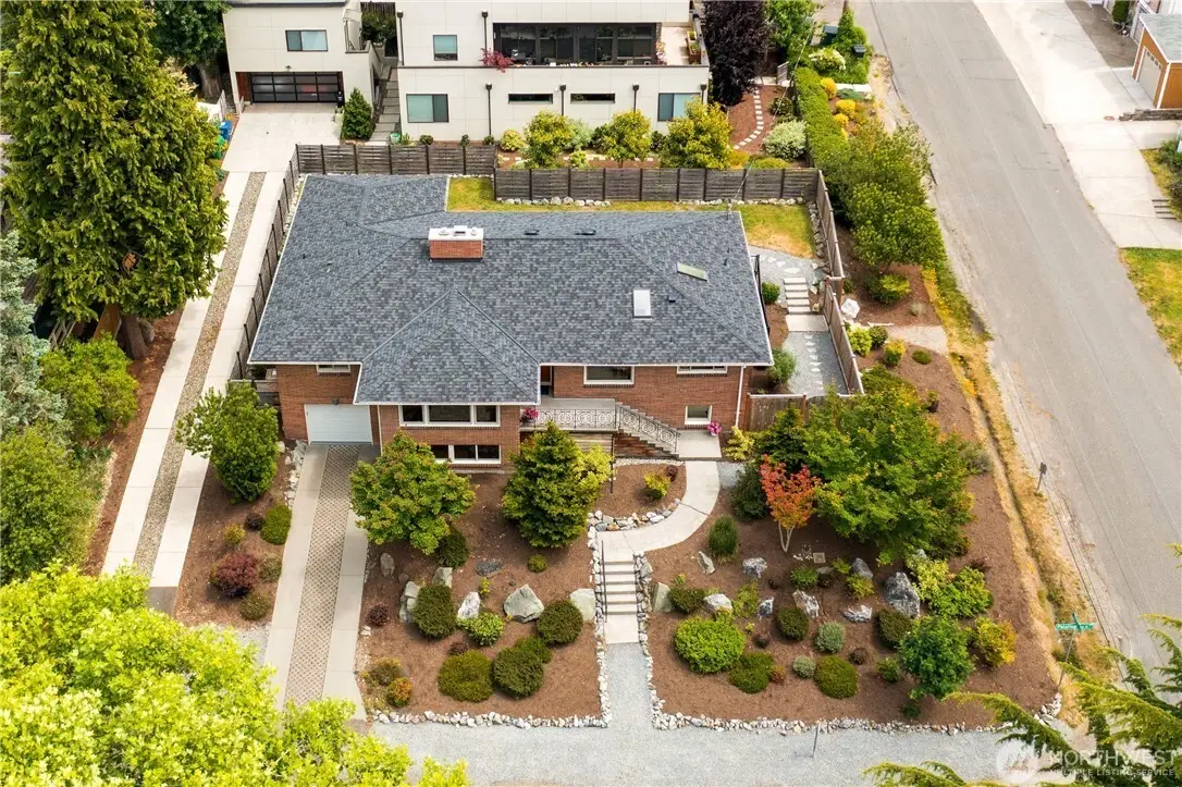 11704 Palatine Avenue N, Seattle, WA 98133 - #1