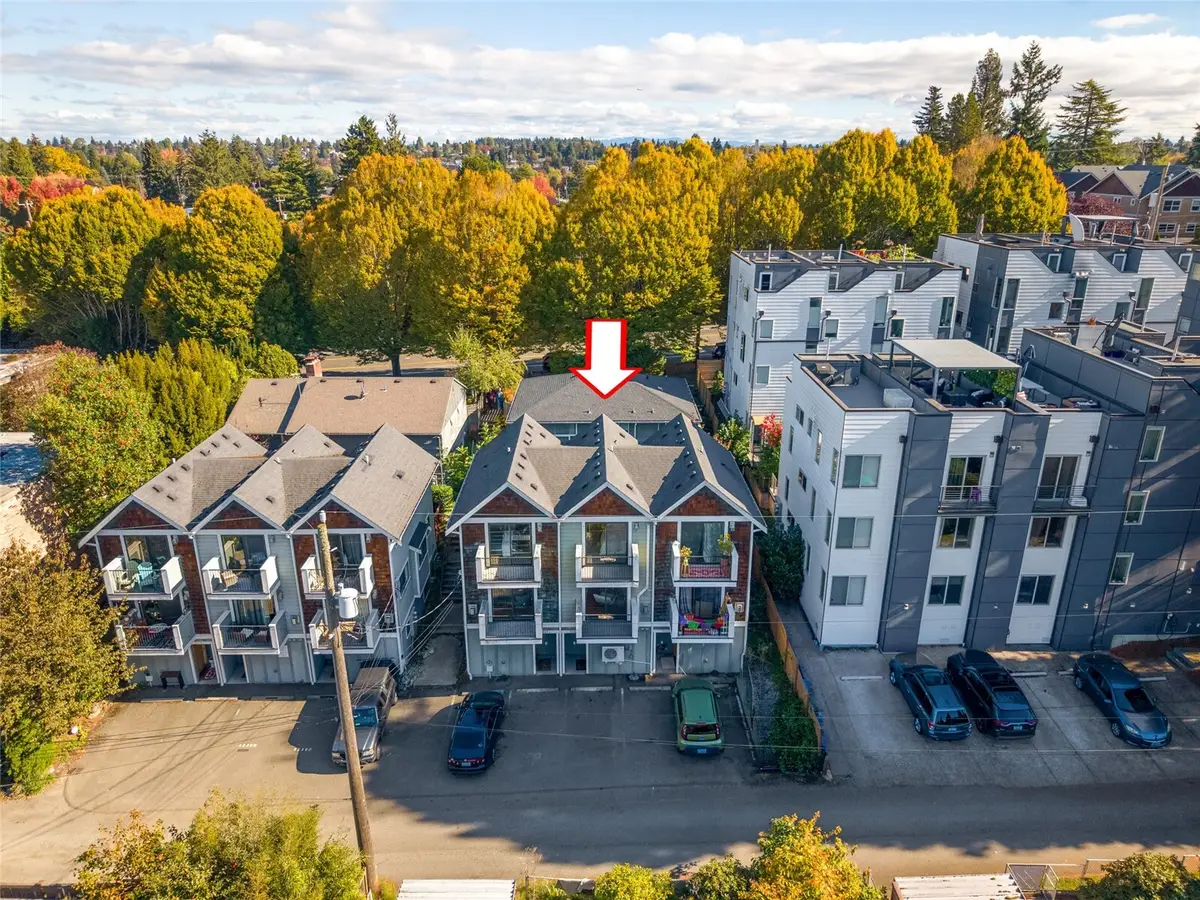 9243 35th Ave Sw #B, Seattle, WA 98126 - #1