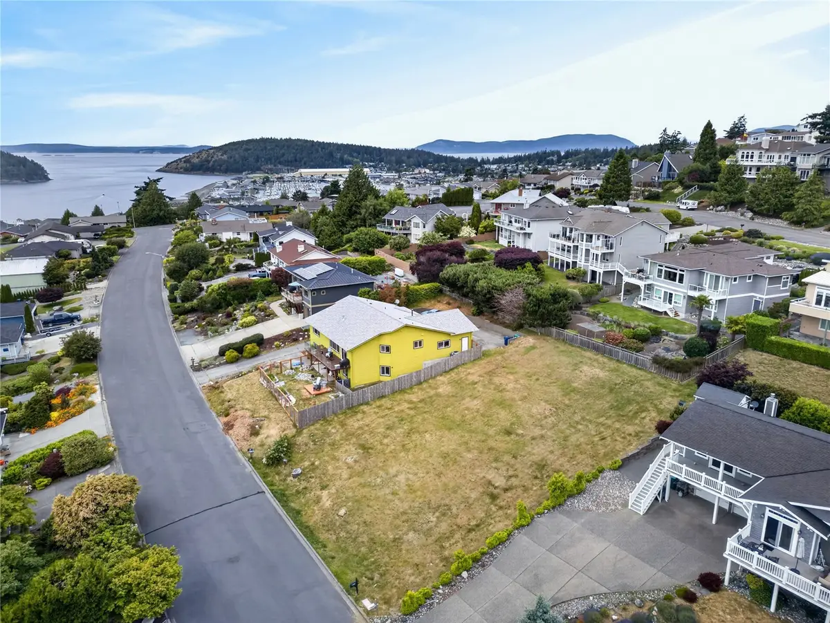 4602 Queen Ann Way, Anacortes, WA 98221 - #1