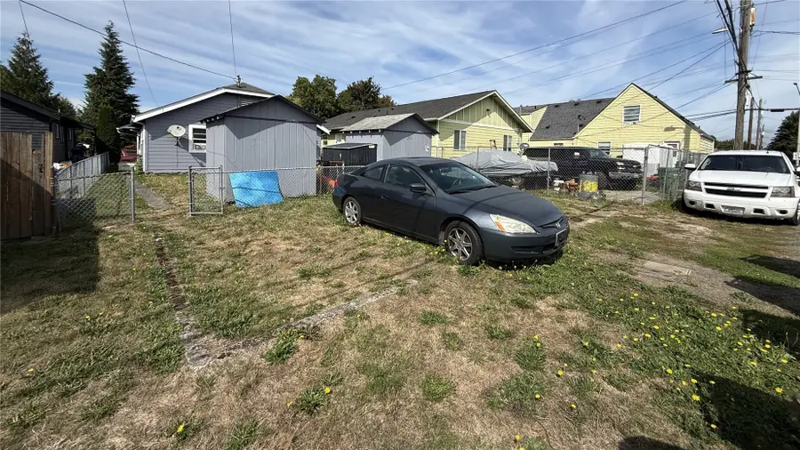 350 16th Avenue, Longview, WA 98632 - #3