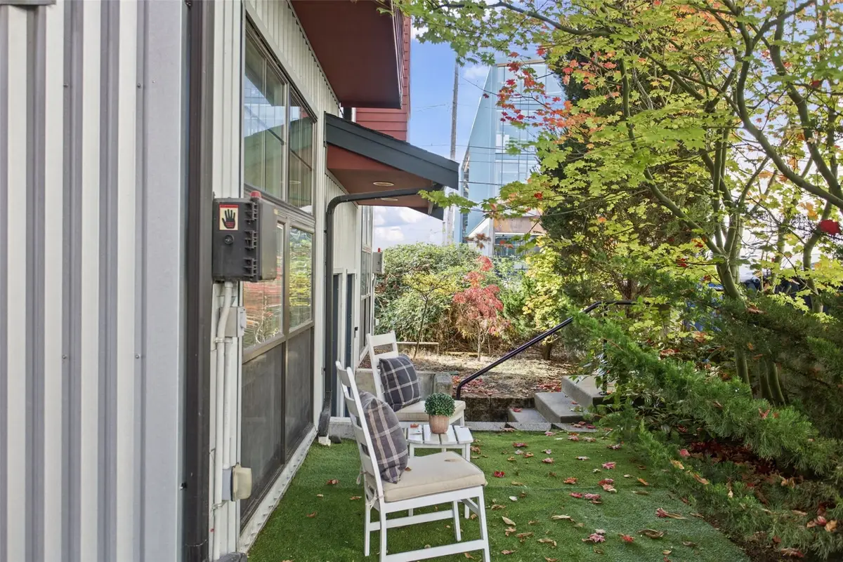 3607 N Interlake Ave N #B, Seattle, WA 98103 - #1