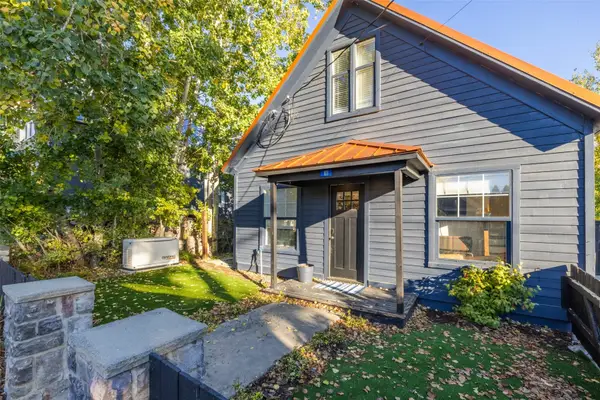 103 W Hoffmanville Avenue, Roslyn, WA 98941