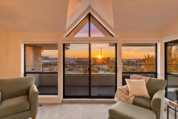 110 James Street #301, Edmonds, WA 98020