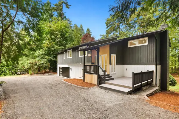 5755 Blakely Avenue Ne, Bainbridge Island, WA 98110