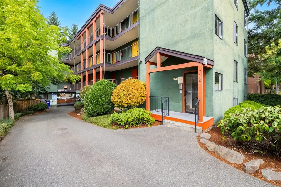 712 N 143rd Street, Seattle, WA 98133 - #2