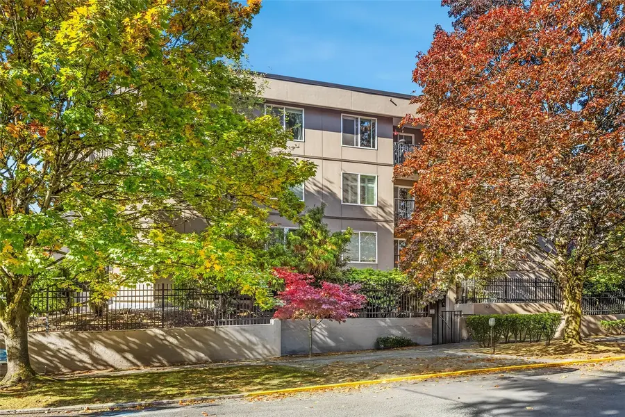 701 17th Avenue #105, Seattle, WA 98122 - #2