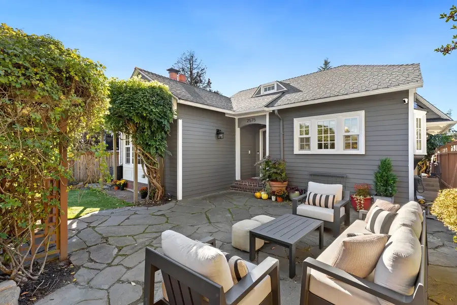 2575 5th Avenue W, Seattle, WA 98119 - #2
