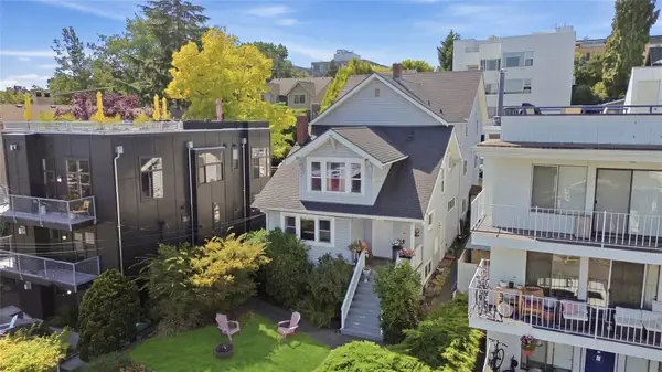 3911 Woodland Park Avenue N, Seattle, WA 98103