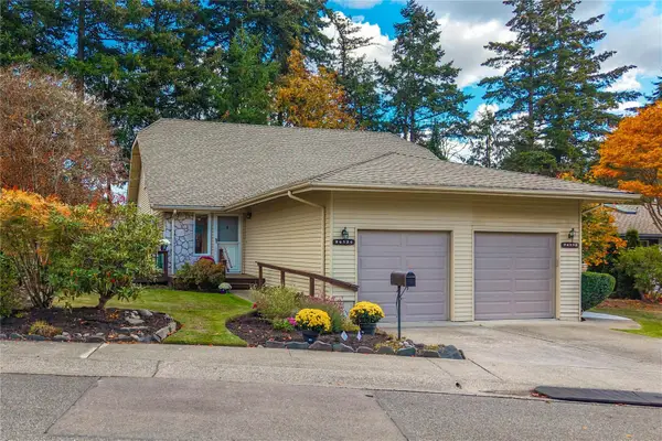 24724 13th Avenue S, Des Moines, WA 98198