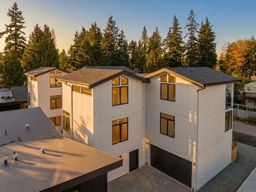 14037 Densmore Avenue N, Seattle, WA 98133 - #2