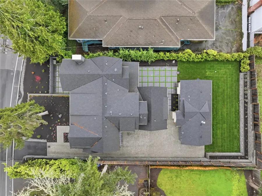 10710 SE 16th Street, Bellevue, WA 98004 - #2