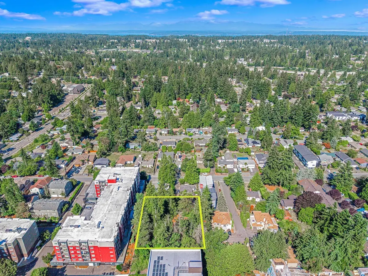 17552 12th Avenue Ne, Shoreline, WA 98155 - #1