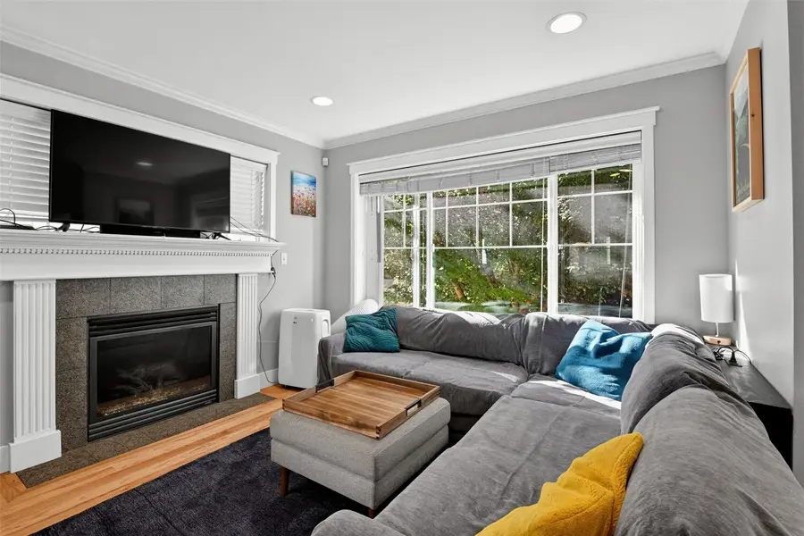 8374 Loyal Way Nw #A, Seattle, WA 98117 - #3
