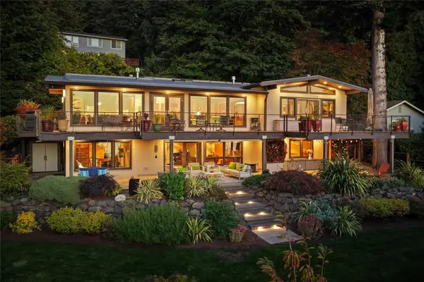 13210 Holmes Point Drive Ne, Kirkland, WA 98034