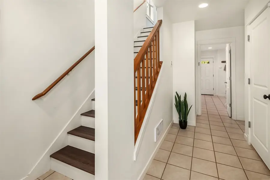 1813 S Bush Place, Seattle, WA 98144 - #3