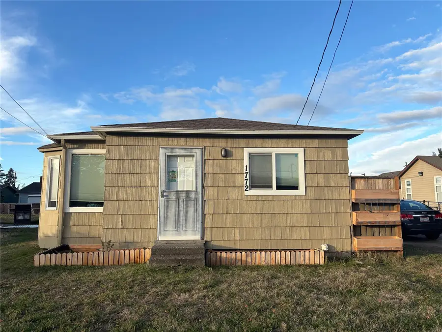 1772 E Whidbey Avenue, Oak Harbor, WA 98277 - #2
