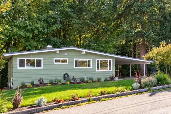 4552 151st Avenue Se, Bellevue, WA 98006