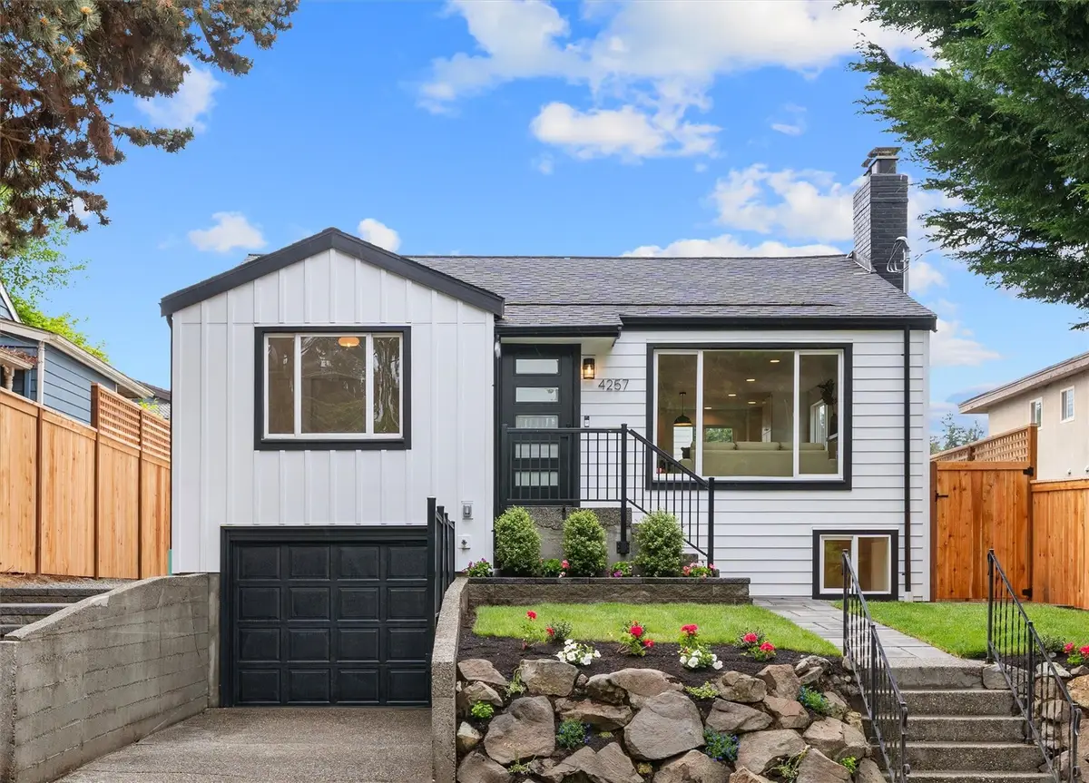 4257 W 33rd Ave W #1, Seattle, WA 98199 - #1
