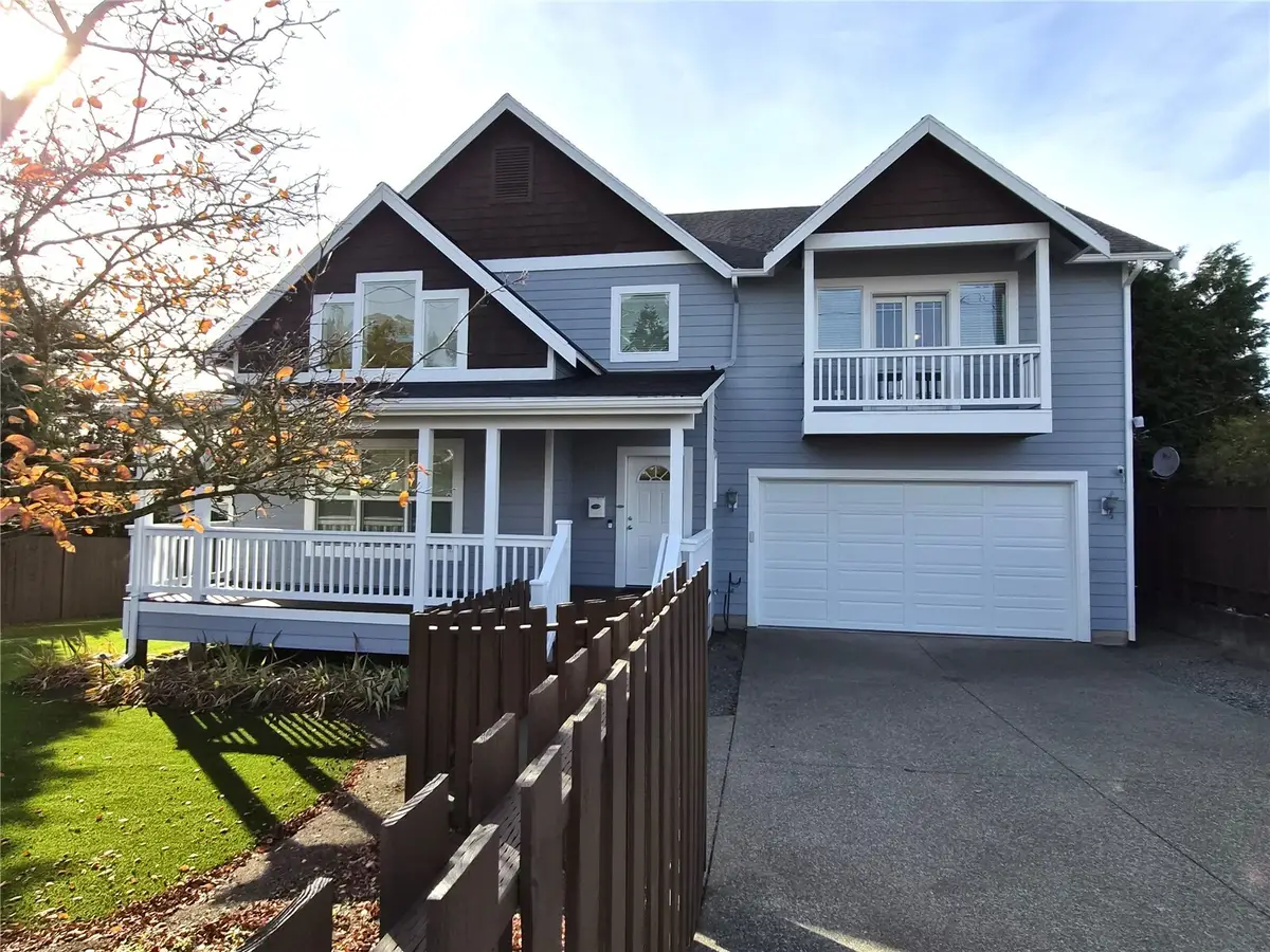 10917 28th Avenue Sw, Seattle, WA 98146 - #1