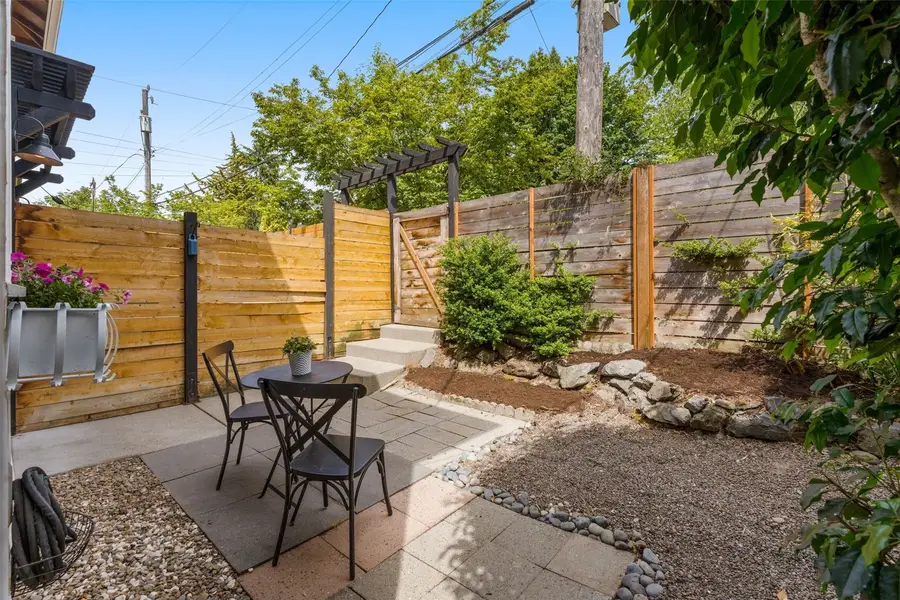 9121 23rd Avenue Ne, Seattle, WA 98115 - #2
