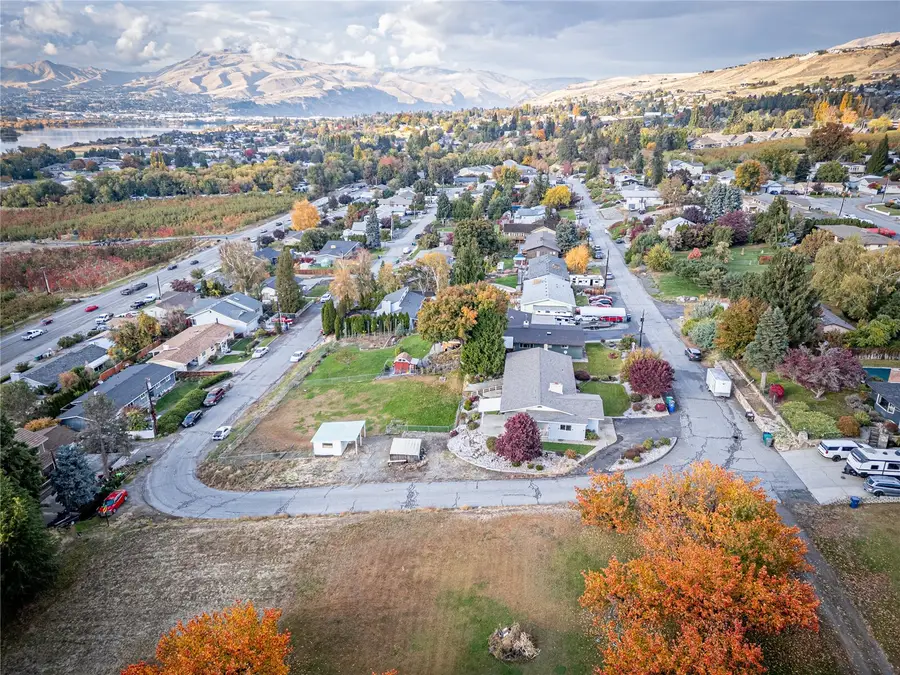 1602 N Aurora Avenue, East Wenatchee, WA 98802 - #3