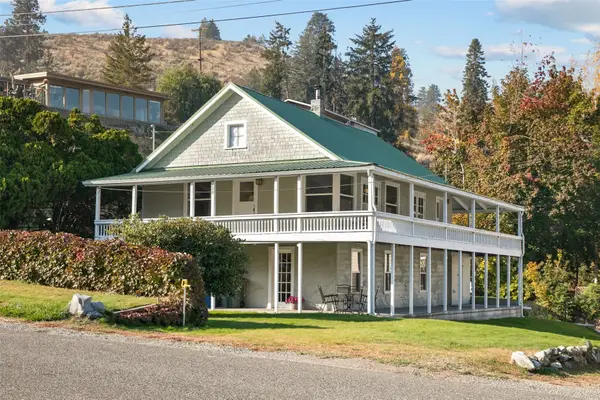 222 Millard Rd, Chelan, WA 98816