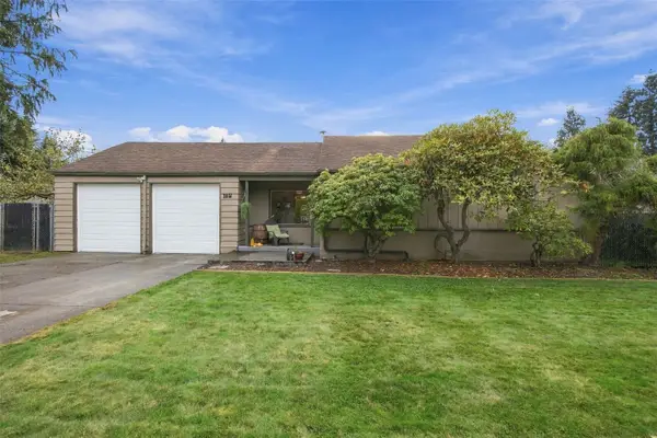 18 Intercity Avenue, Everett, WA 98204