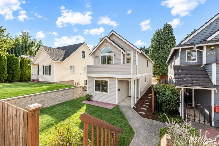 9751 Densmore Avenue N, Seattle, WA 98103 - #2