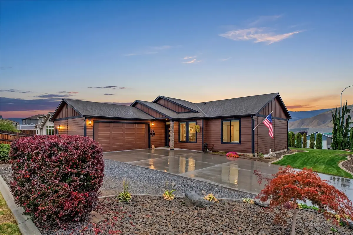 425 S Jarvis Avenue, East Wenatchee, WA 98802 - #1