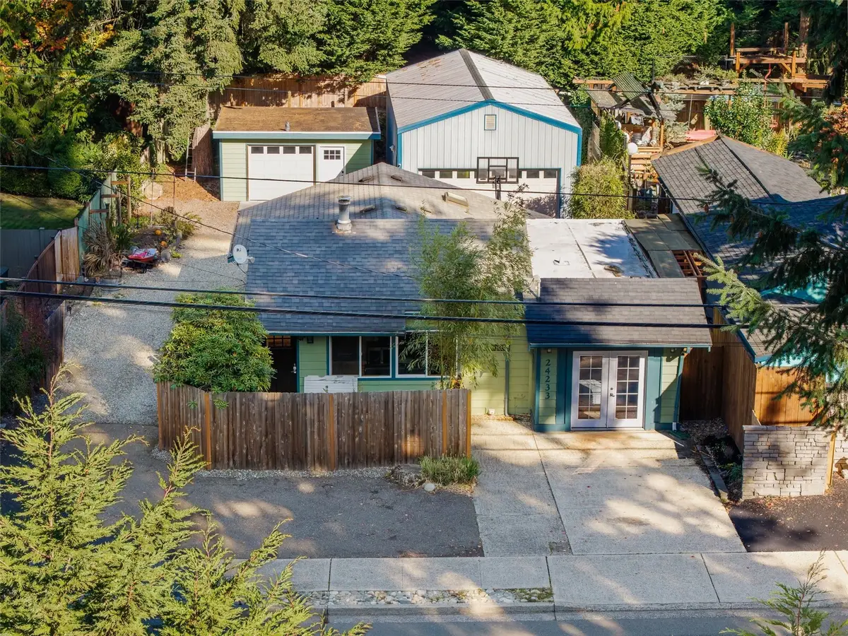 24233 Avenue, Edmonds, WA 98020 - #1