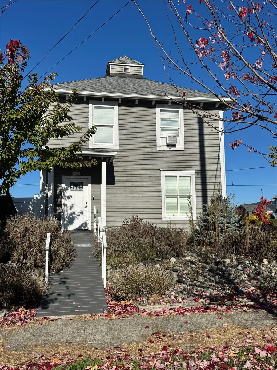 1202 5th Street, Anacortes, WA 98221 - #3