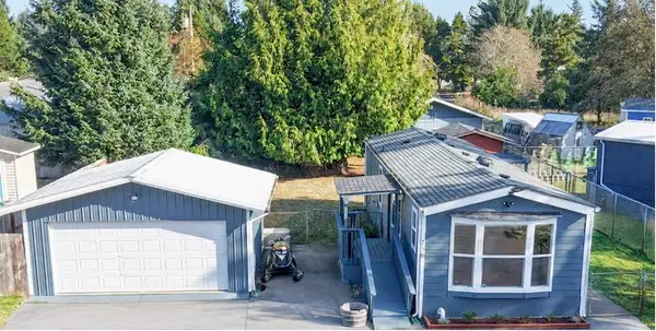 736 Edgewood Avenue Ne, Ocean Shores, WA 98569