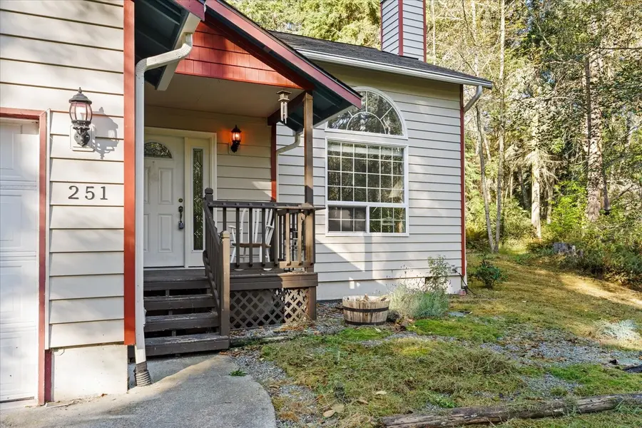 251 E Troxell Road, Oak Harbor, WA 98277 - #3