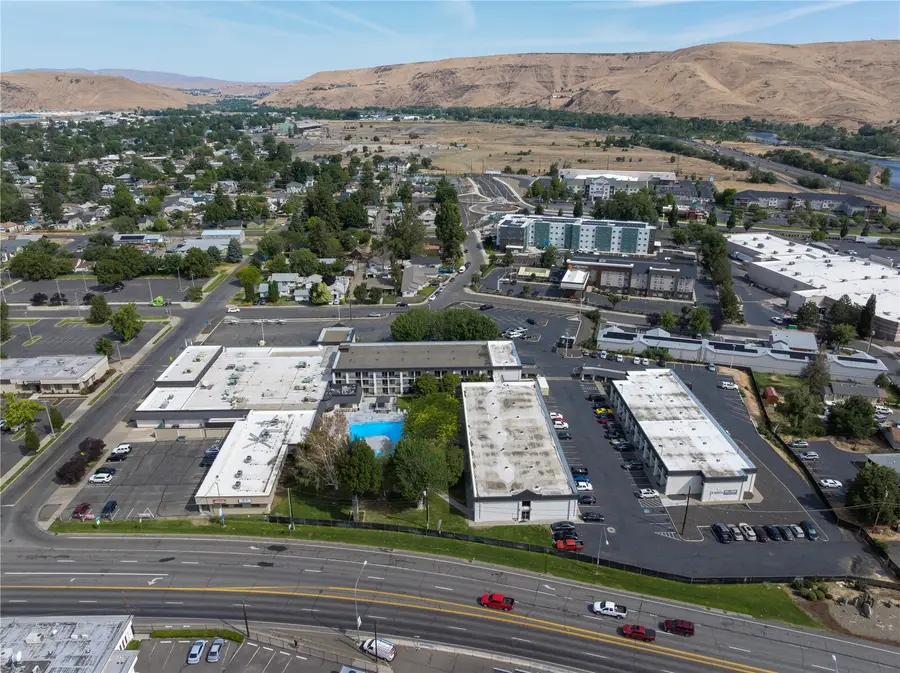 9 N 9th Street, Yakima, WA 98901 - #2
