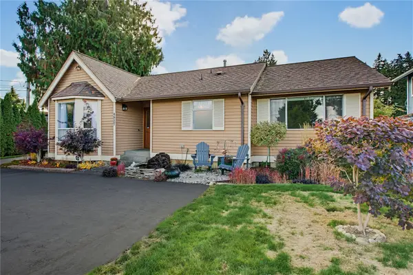 4927 N Island Drive E, Bonney Lake, WA 98391