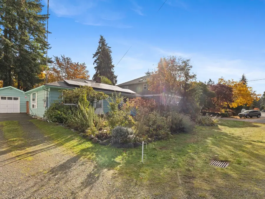 15738 Interlake Avenue N, Shoreline, WA 98133 - #3