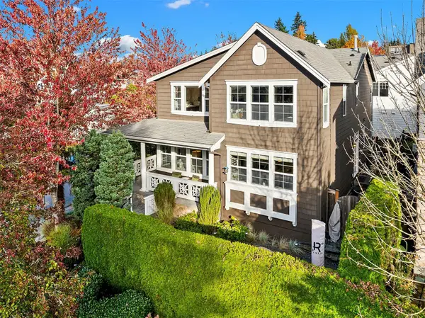 402 State Street S #2, Kirkland, WA 98033