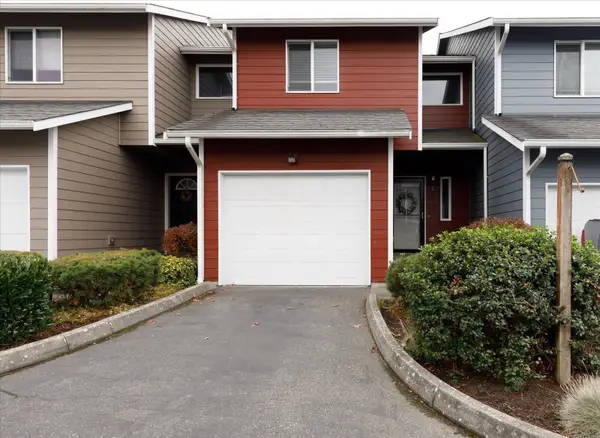 563 NE Kettle Street #C2, Oak Harbor, WA 98277