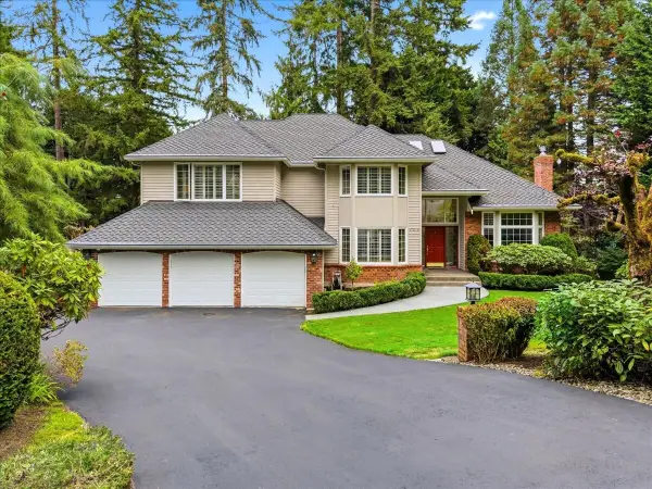 17020 NE 129th Circle, Redmond, WA 98052