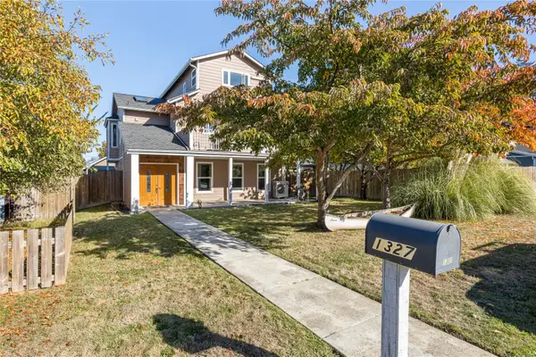 1327 Caroline Street, Port Angeles, WA 98362