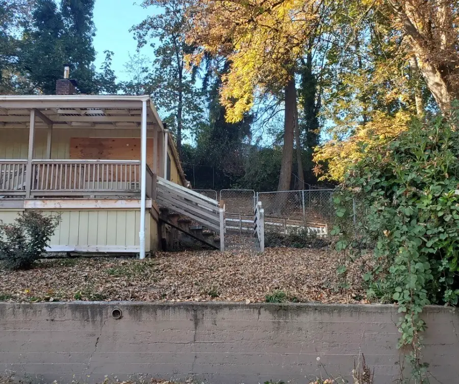 911 Allen Drive, Kelso, WA 98626 - #3