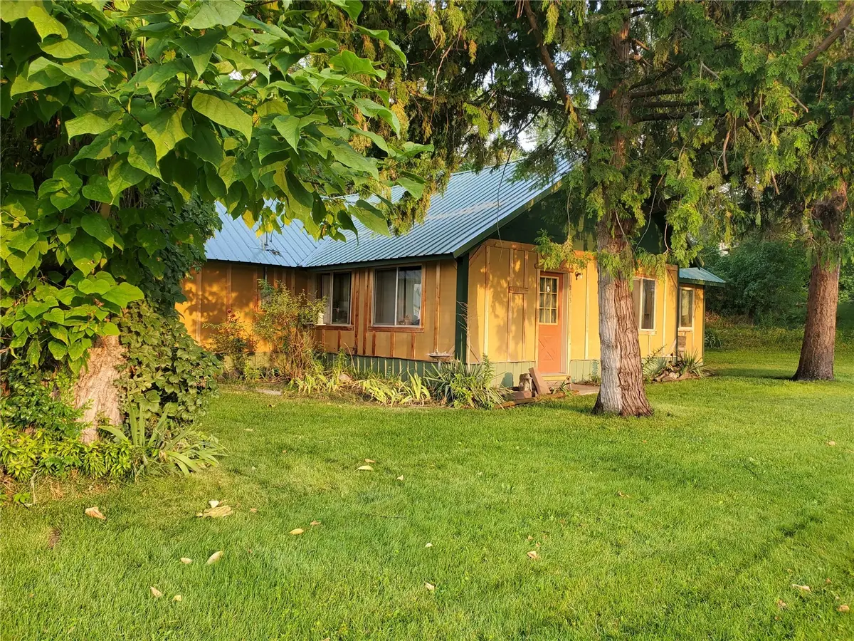 213 Ash Street N, Omak, WA 98841 - #1