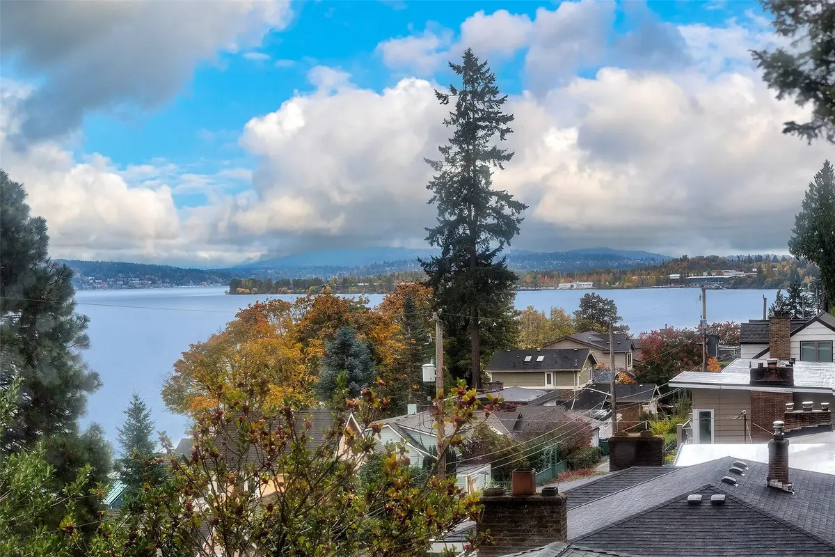 10751 Lakeside Avenue Ne, Seattle, WA 98125 - #1