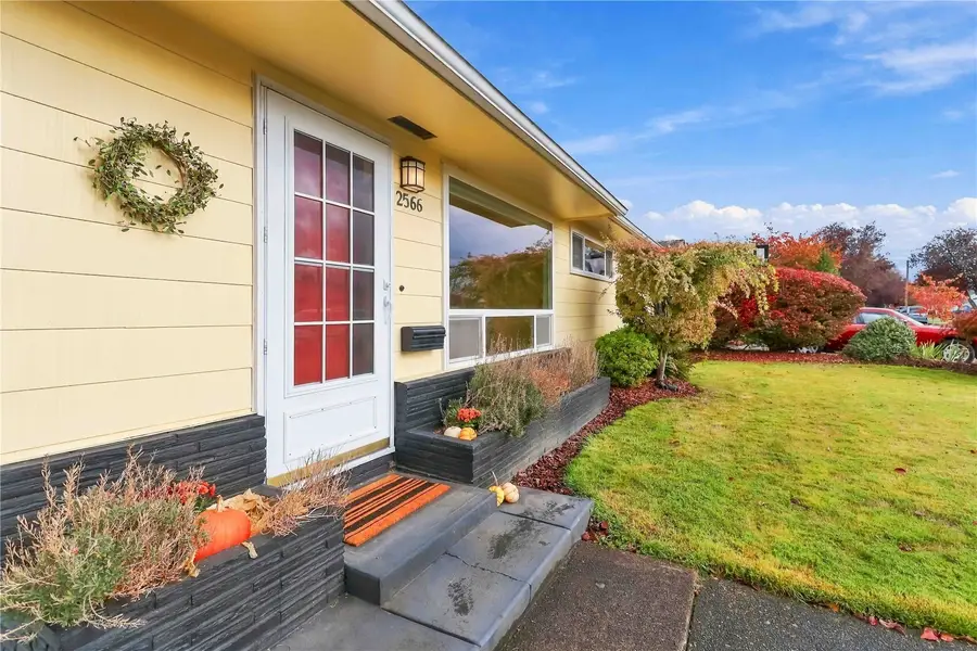 2566 Taylor Avenue, Longview, WA 98632 - #3