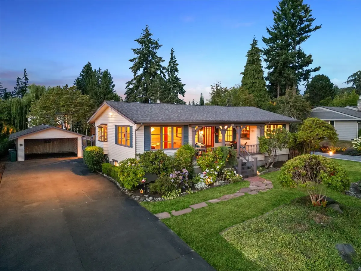 916 18th Avenue W, Kirkland, WA 98033 - #1