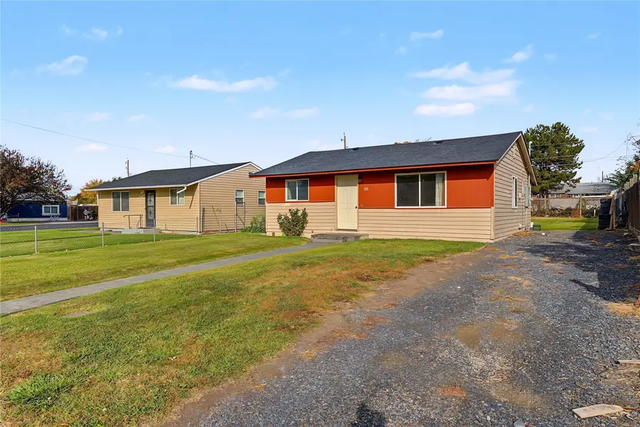 1315 E Spruce Street, Othello, WA 99344 - #2