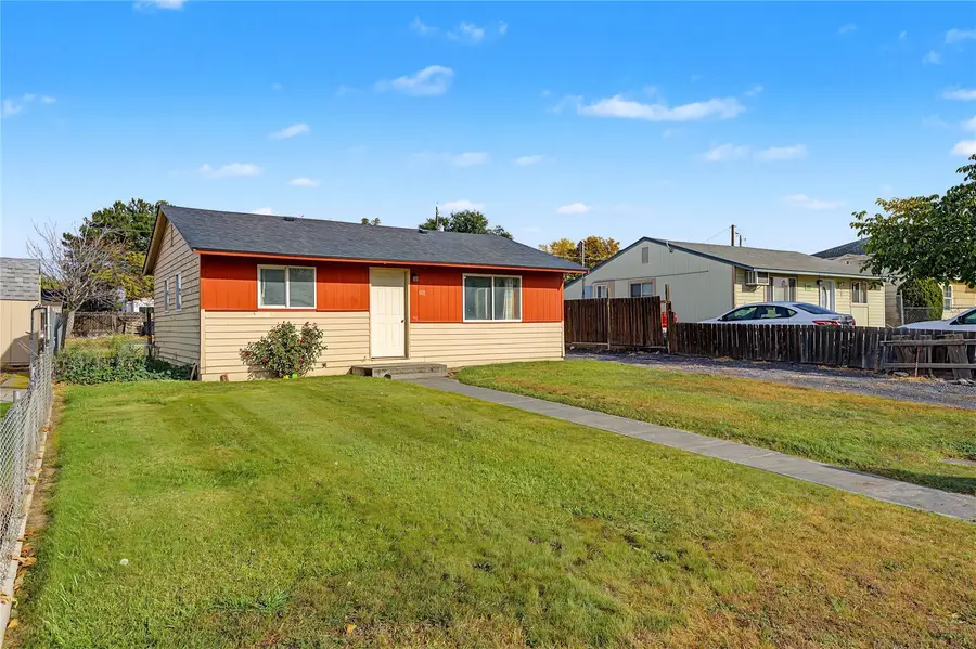 1315 E Spruce Street, Othello, WA 99344 - #3