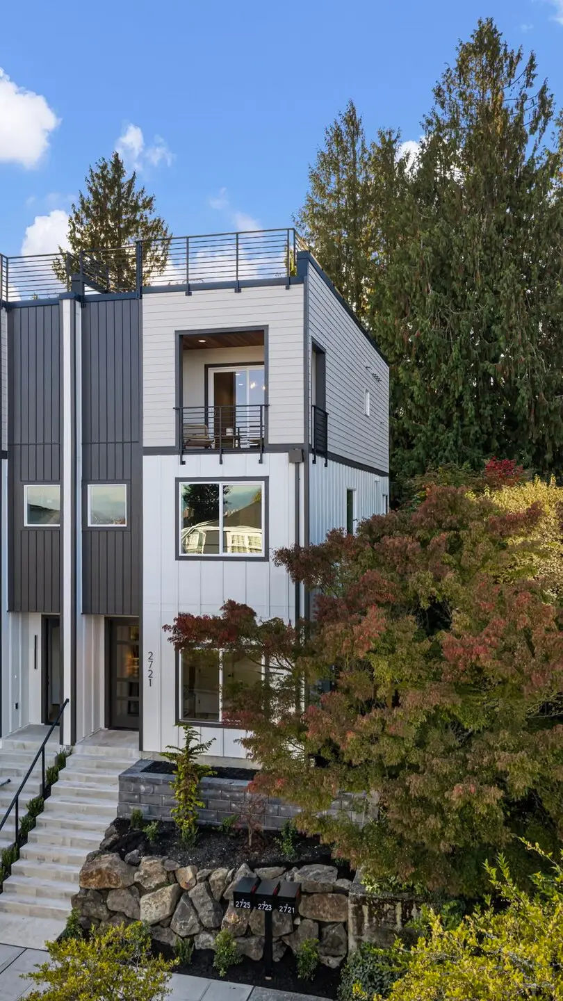2721 Belvidere Avenue Sw, Seattle, WA 98126 - #1