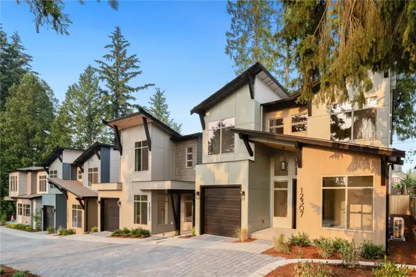12307 NE 70th Lane, Kirkland, WA 98033